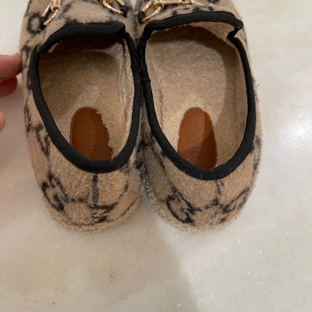 Cute shoes - Picture 2 of 4